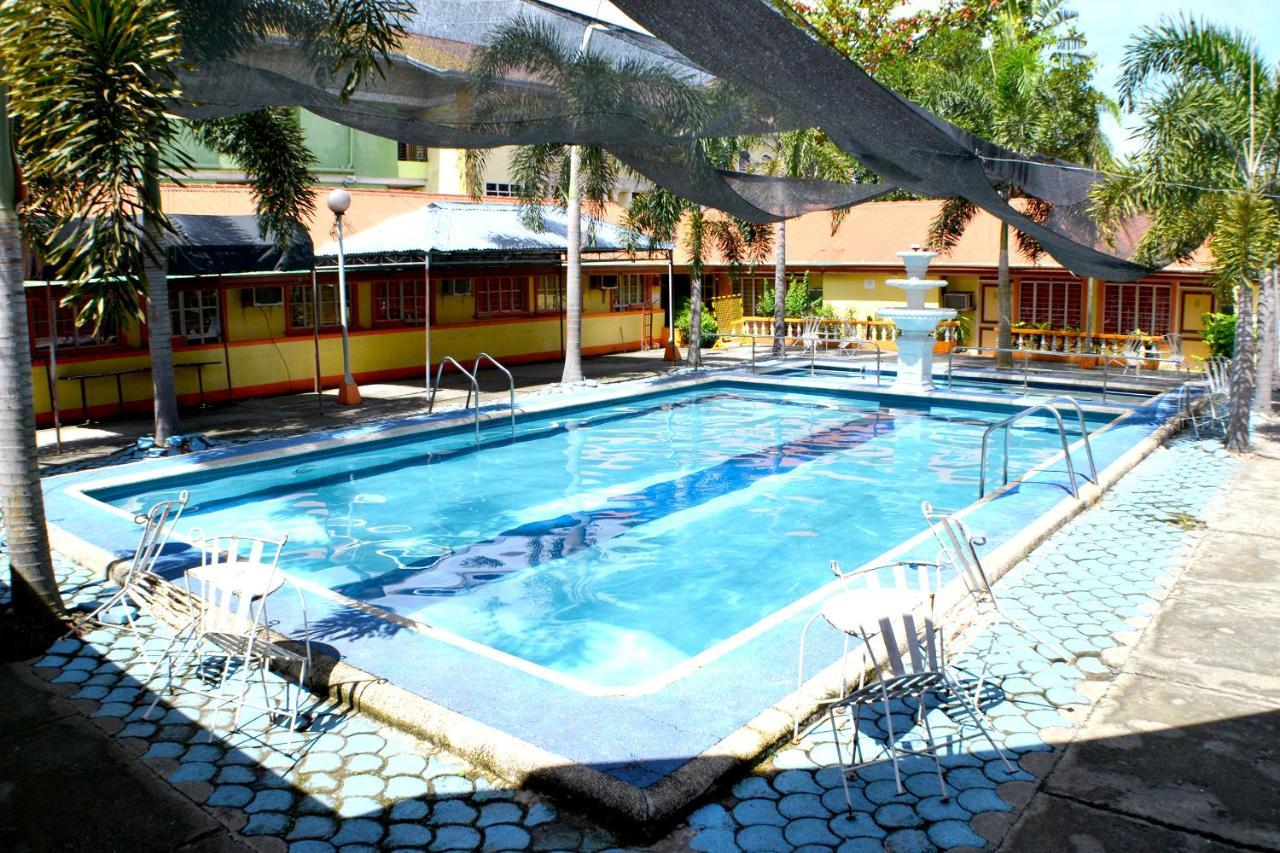 Отель Rufina'S Leisure Center Tagum Экстерьер фото