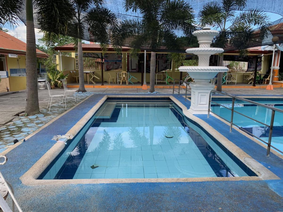 Отель Rufina'S Leisure Center Tagum Экстерьер фото